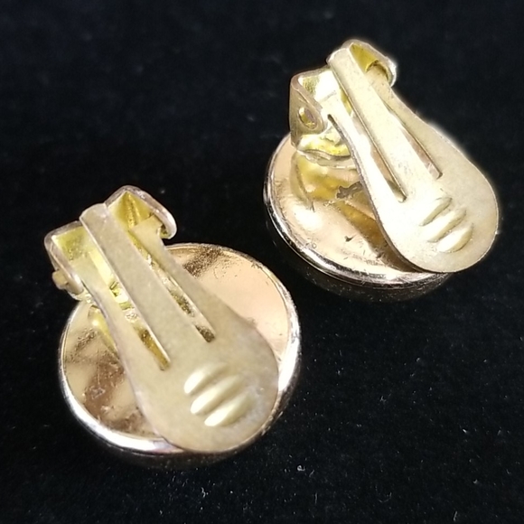 Vintage 1970s Earth Tone Inlaid Clip Earrings Gold Tone - Picture 7 of 16